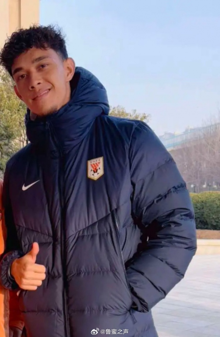  博主：泰山隊新援李小恒已抵達俱樂部，明天將隨隊登泰山祈福