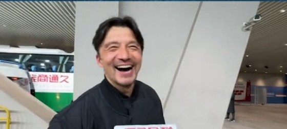  帶孩子和帶球隊(duì)哪個(gè)更累？謝暉笑言：都累，但帶孩子更累