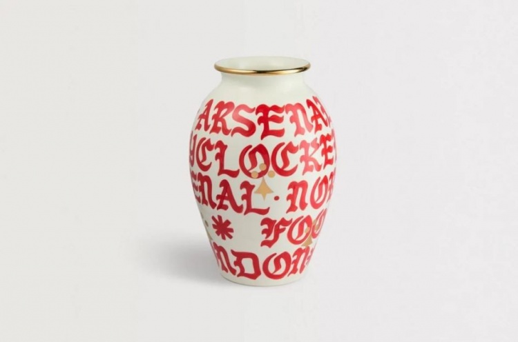  太陽(yáng)報(bào)：阿森納推出花瓶等瓷器的周邊產(chǎn)品，發(fā)售不到一小時(shí)就售罄