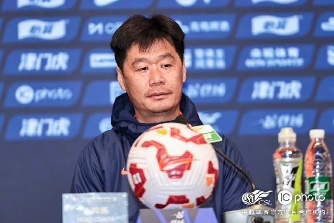  李霄鵬：希望明天比賽能打出一些新的東西，取得一個好的結(jié)果