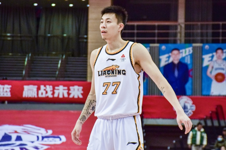 還得再調(diào)整！張鎮(zhèn)麟復(fù)出8中1拿到2分8助出現(xiàn)6失誤 正負(fù)值-34最低