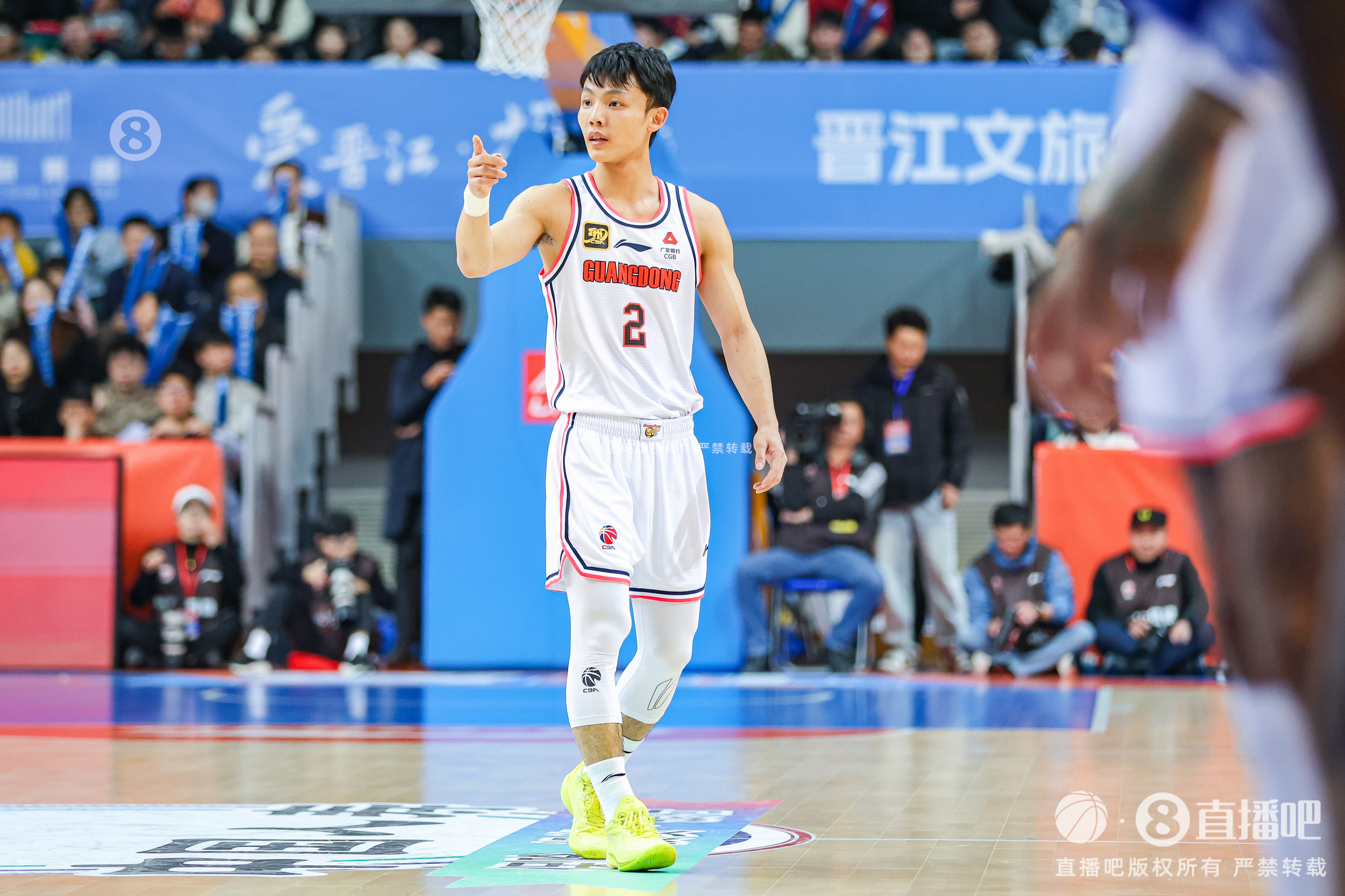  徐杰：身高不是打籃球的唯一標(biāo)準(zhǔn) 努力、勤奮、自律也是天賦