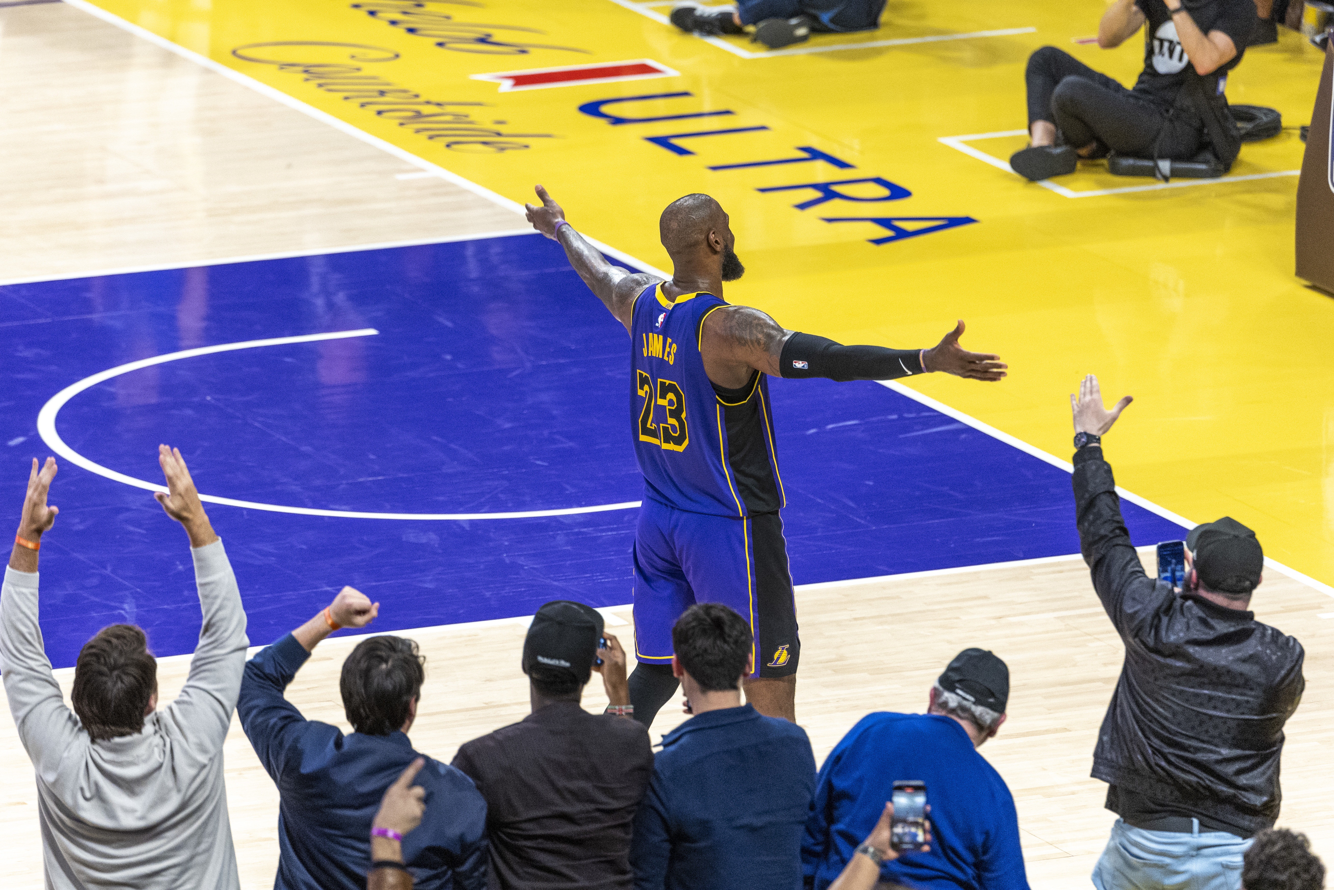  分析NBA目前的輿論環(huán)境：詹姆斯之后 聯(lián)盟門面成了一個燙手山芋？