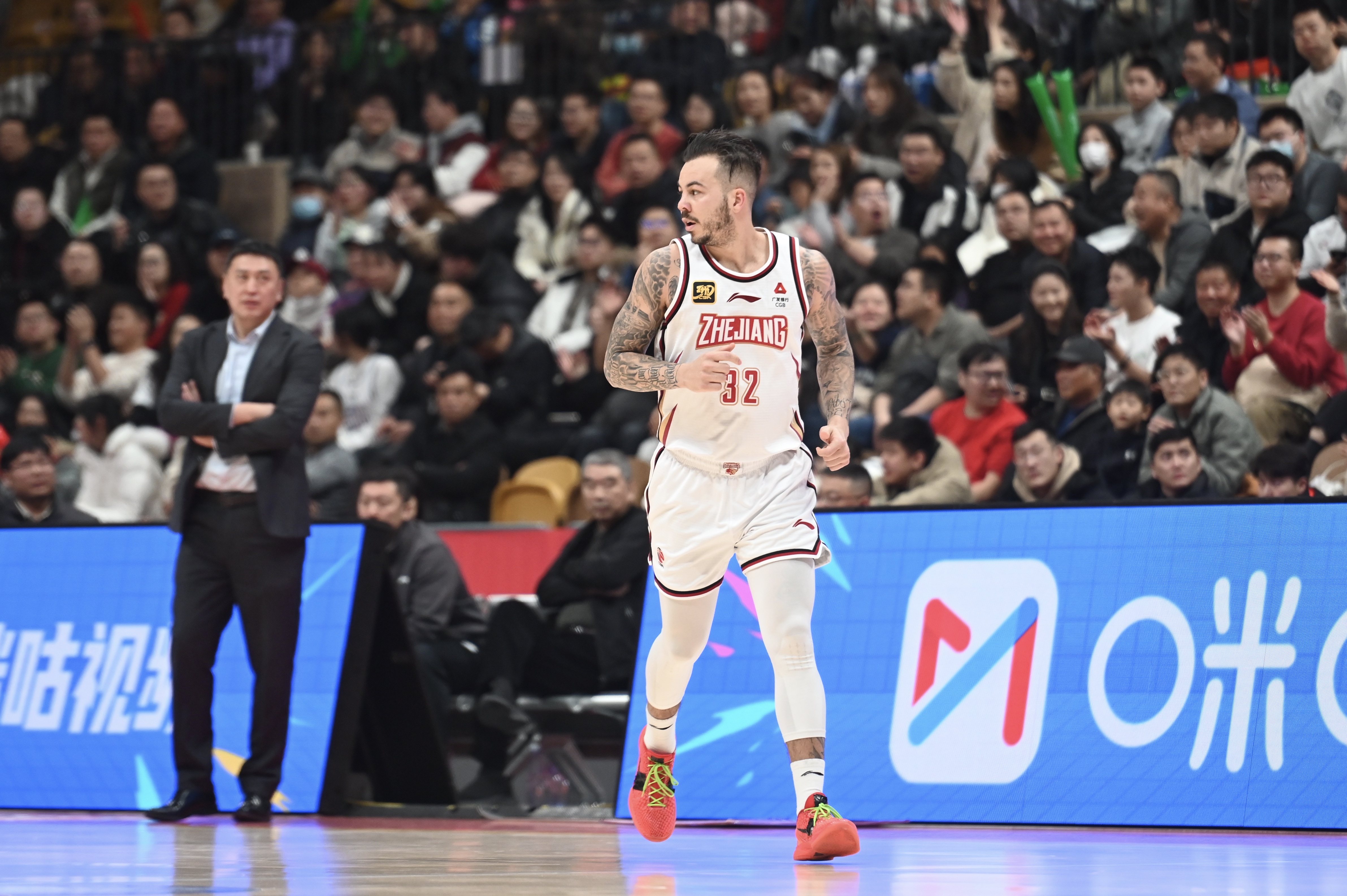  40+三雙難救主！約克39中18&三分22中10空砍48分10籃板11助攻